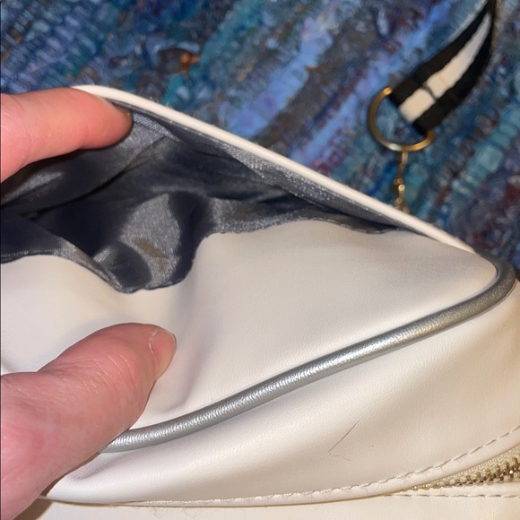 Camera Design Crossbody Bag - Picture 9 of 16